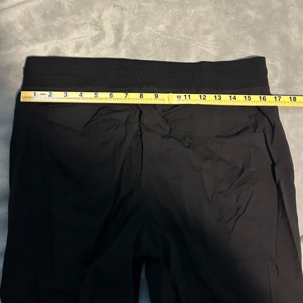 Lululemon Dance Studio Relaxed-Fit Mid-Rise Cargo Pant in Black - L - Picture 10 of 12